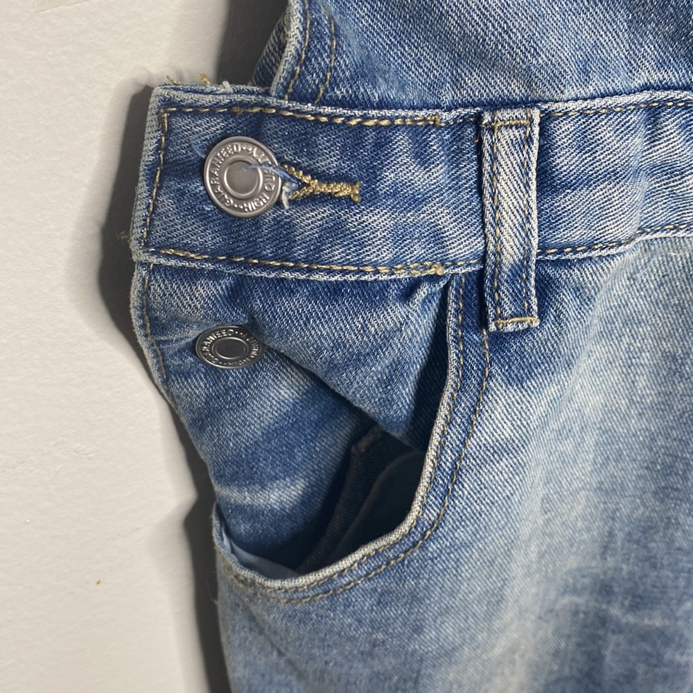 Light wash denim distressed overalls unbranded size L - Picture 7 of 11